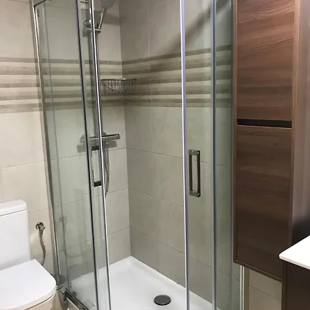 Apartment Remarkable 3-bed In Must See!
